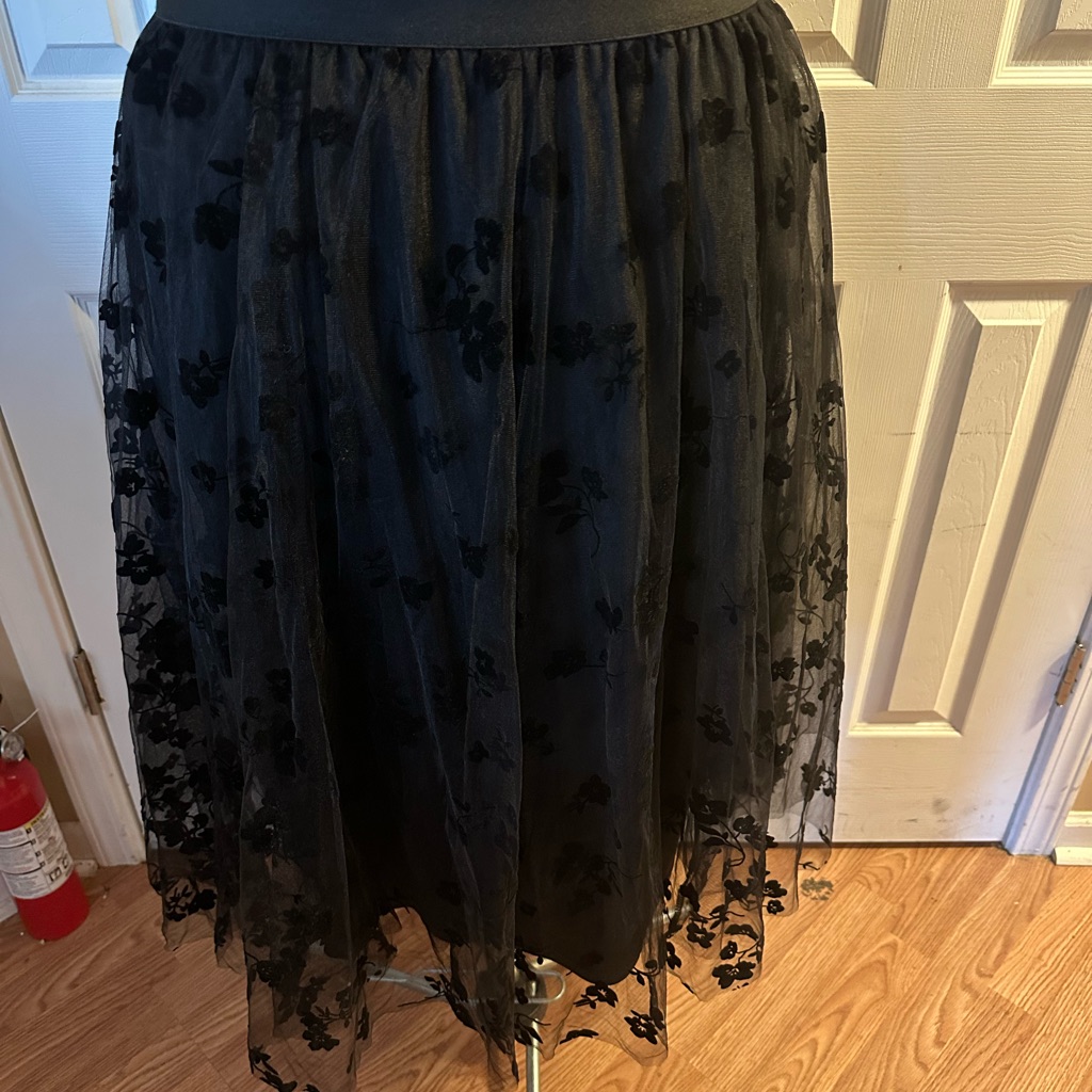 Brand New Ashley Stewart Black Floral ALine Skirt Brand New Ashley Stewart Black Floral ALine Skirt